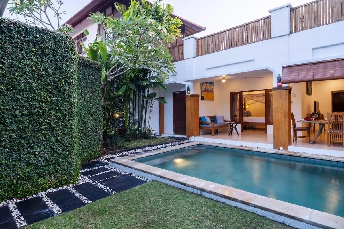 Villa Genta- Petitenget 2Br Villa, Walk To Beach! Seminyak
