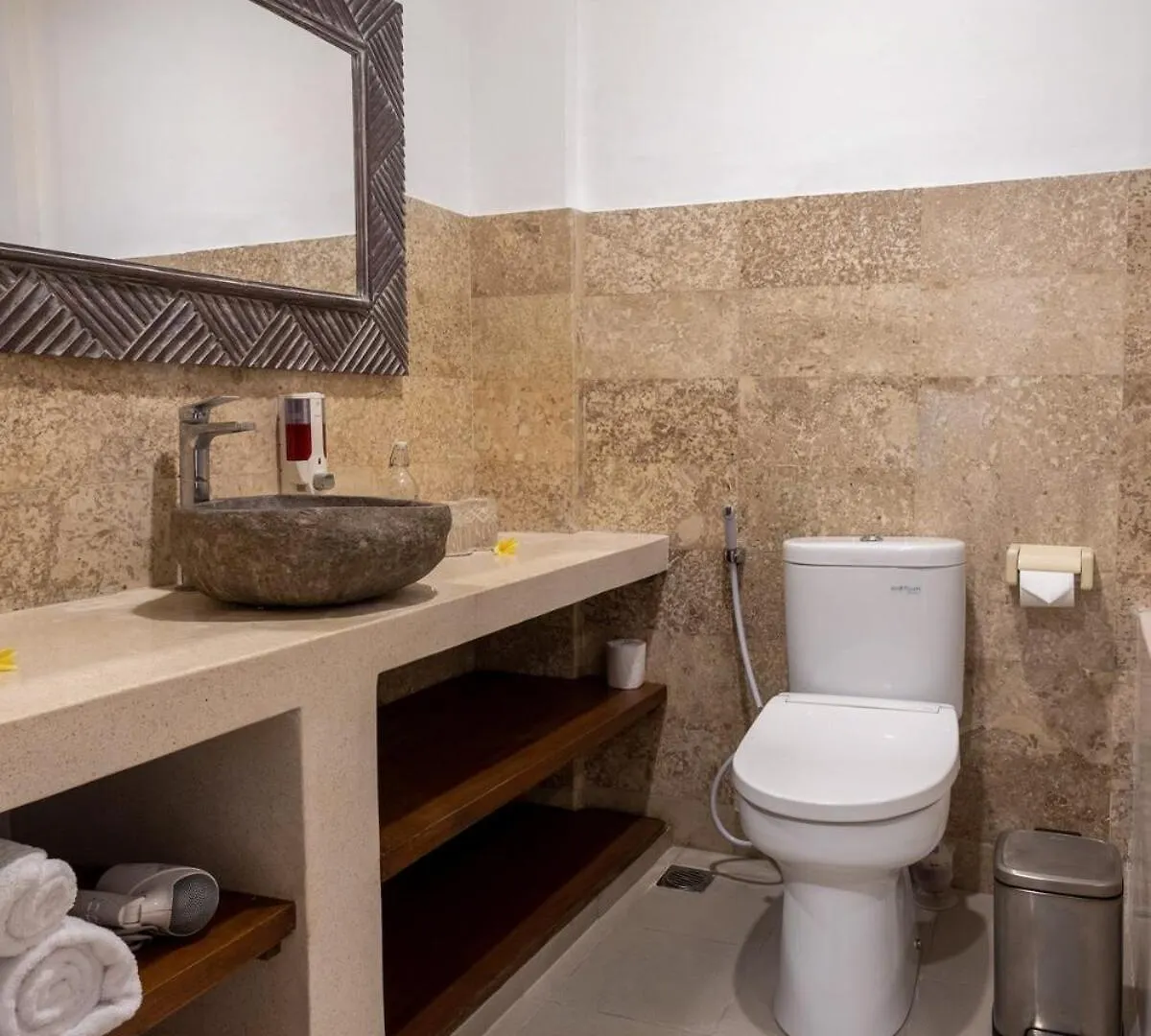 Villa Genta- Petitenget 2Br Villa, Walk To Beach! Seminyak  Indonesia